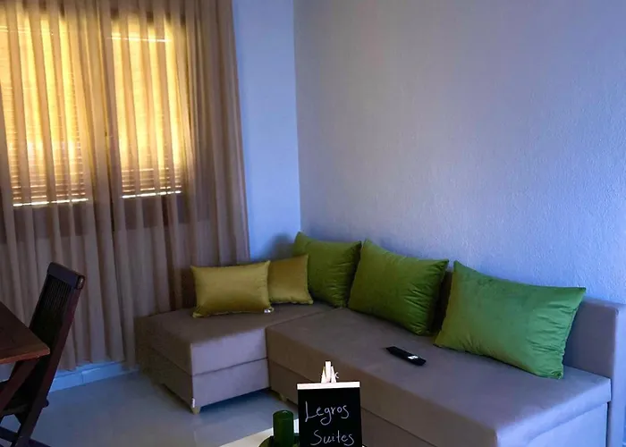 Legros Ii Hébergement de vacances *